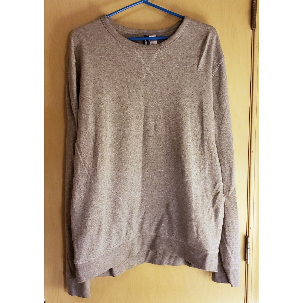 Gray crewneck sweatshirt